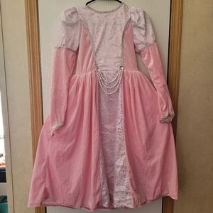 Girls princess costume with cape